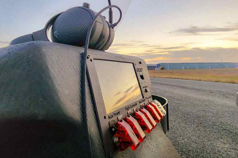 Land-Rotor-Sportster-details-cockpit